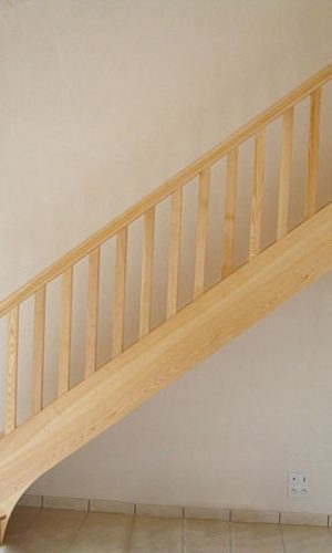 escalier droit avec départ biais